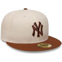 casquette-plate-marron-et-beige-ajustee-avec-logo-marron-59fifty-league-essential-new-york-yankees-mlb-new-era