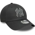 casquette-courbee-grise-ajustable-9forty-metallic-outline-new-york-yankees-mlb-new-era
