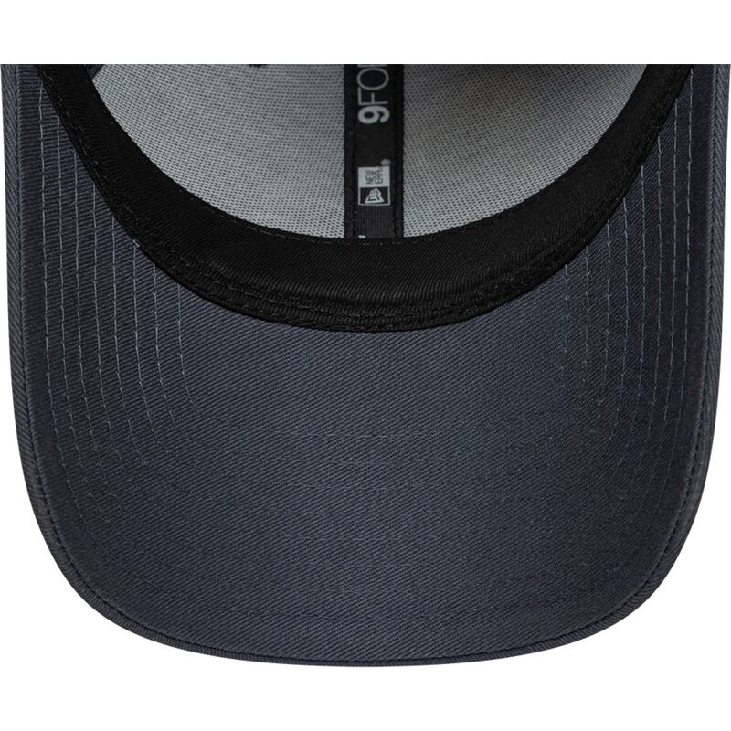 casquette-courbee-grise-fonce-ajustable-avec-logo-noir-9forty-logo-vespa-piaggio-new-era