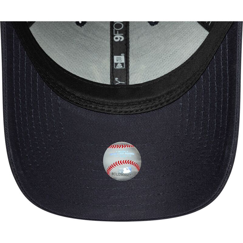 casquette-courbee-bleue-marine-ajustable-9forty-outdoor-icon-new-york-yankees-mlb-new-era
