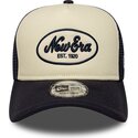 casquette-trucker-bleue-marine-et-beige-a-frame-oval-foam-patch-new-era