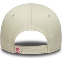 casquette-courbee-beige-ajustable-pour-enfant-avec-logo-rose-9forty-dino-icon-new-york-yankees-mlb-new-era