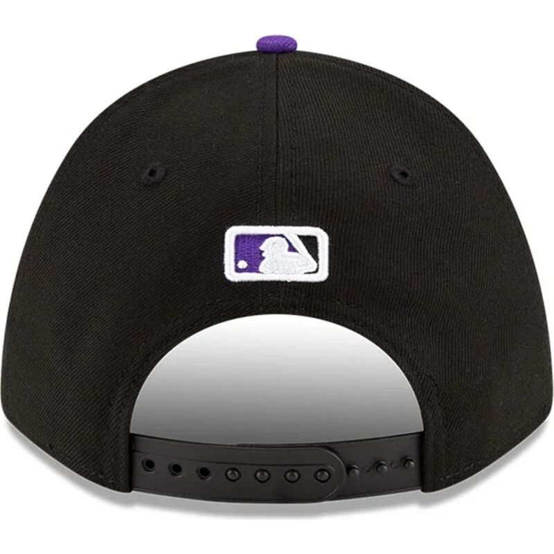 casquette-courbee-noire-snapback-avec-logo-violet-9forty-m-crown-player-replica-colorado-rockies-mlb-new-era