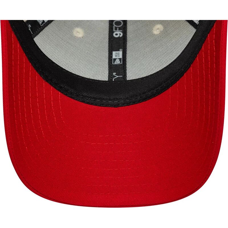 casquette-courbee-beige-et-rouge-ajustable-pour-enfant-9forty-contrast-manchester-united-football-club-premier-league-new-era casquette-courbee-beige-et-rouge-ajustable-pour-enfant-9forty-contrast-manchester-united-football-club-premier-league-new-era