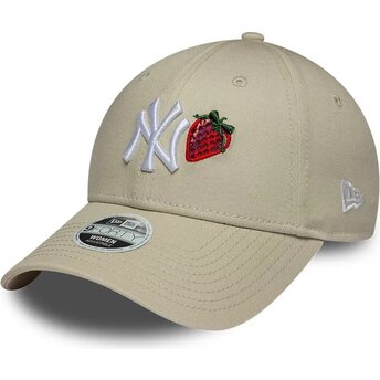 Casquette courbée beige ajustable pour femme 9FORTY Fruit Icon Strawberry New York Yankees MLB New Era