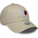 casquette-courbee-beige-ajustable-pour-femme-9forty-fruit-icon-strawberry-new-york-yankees-mlb-new-era