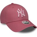 casquette-courbee-rose-ajustable-pour-femme-avec-logo-rose-9forty-league-essential-cas-new-york-yankees-mlb-new-era