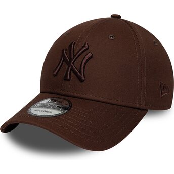 Casquette courbée marron foncé ajustable avec logo marron...