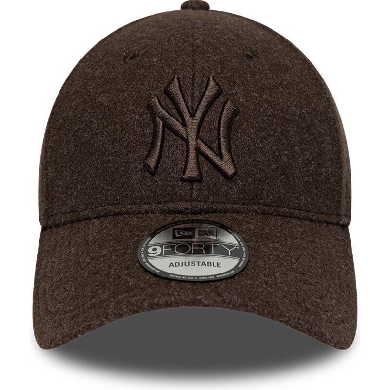 casquette-courbee-marron-snapback-avec-logo-marron-9forty-winter-new-york-yankees-mlb-new-era