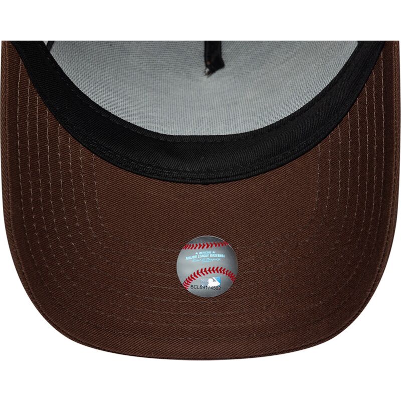 casquette-courbee-marron-snapback-avec-logo-marron-e-frame-team-outline-los-angeles-dodgers-mlb-new-era casquette-courbee-marron-snapback-avec-logo-marron-e-frame-team-outline-los-angeles-dodgers-mlb-new-era
