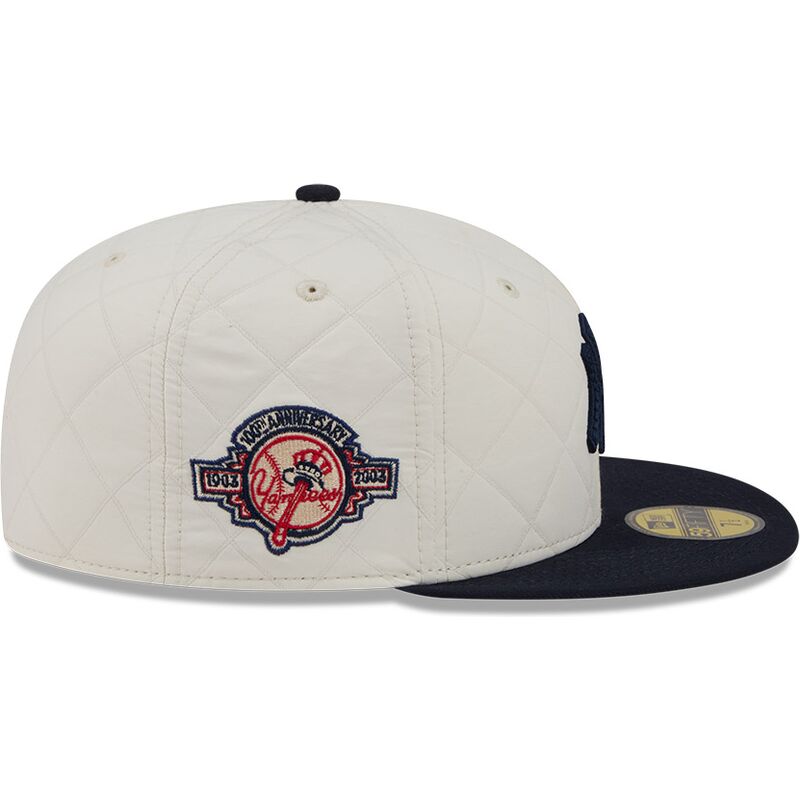 casquette-plate-blanche-et-bleue-marine-ajustee-59fifty-checkered-new-york-yankees-mlb-new-era casquette-plate-blanche-et-bleue-marine-ajustee-59fifty-checkered-new-york-yankees-mlb-new-era