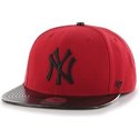 casquette-plate-rouge-snapback-avec-visiere-brillante-mlb-newyork-yankees-47-brand