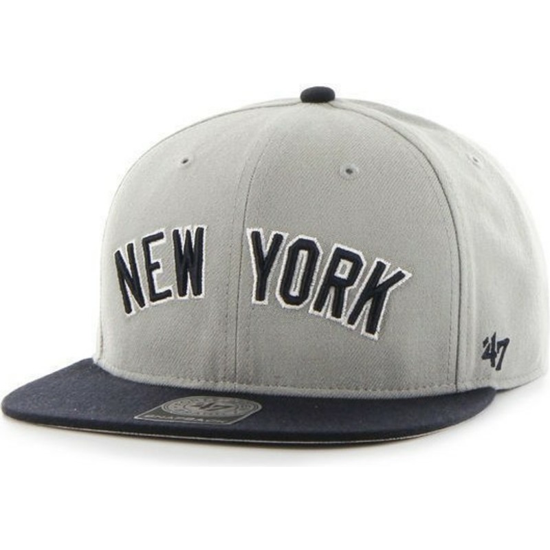 casquette-plate-grise-snapback-avec-logo-lateral-mlb-newyork-yankees-47-brand
