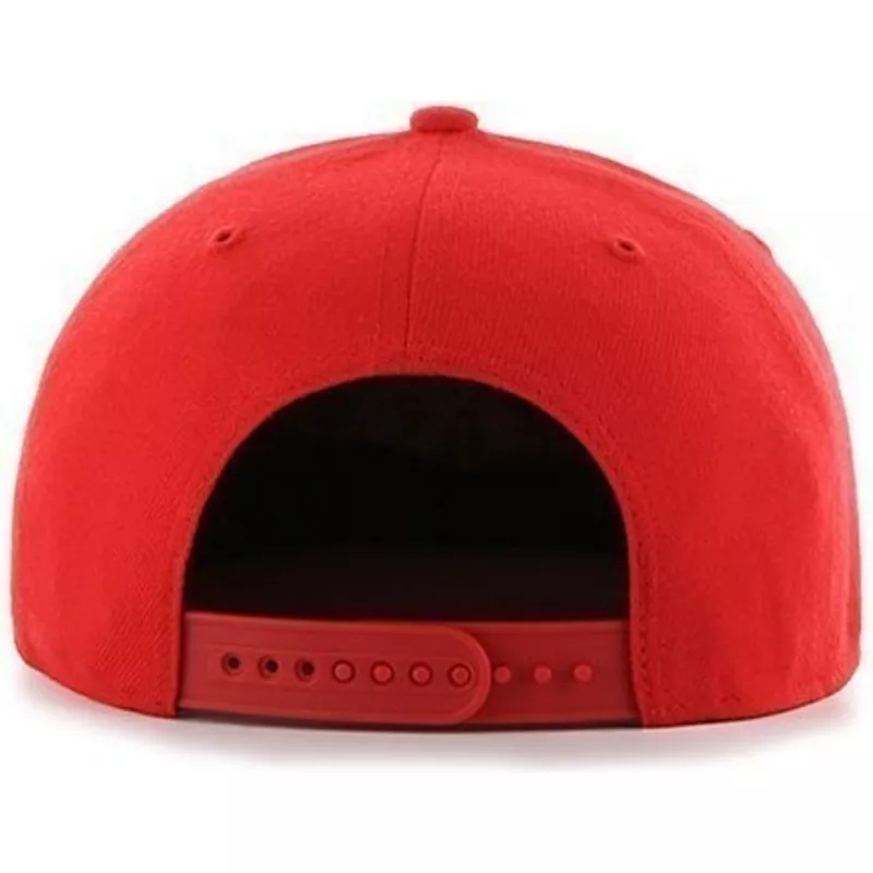 casquette-plate-rouge-snapback-unie-avec-grand-logo-frontal-liverpool-football-club-47-brand